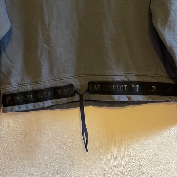 Under Armour Project Rock women’s pullover size Medium - Picture 3 of 7